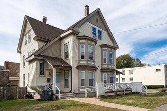 Building Photo - 494-496 Main St