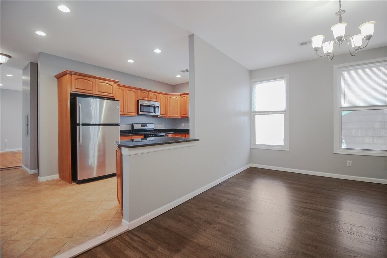 Primary Photo - 1620 Palisade Ave