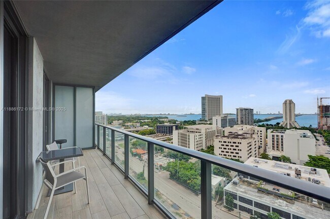 Building Photo - 121 NE 34th St