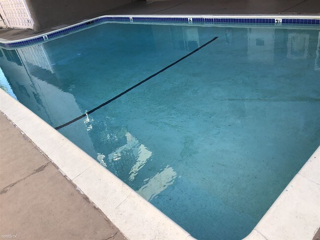 Foto del edificio - 1 br, 1 bath  - 5361 Russell Ave Apt 217
