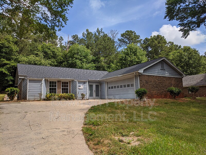 Primary Photo - 1030 Crooked Creek Rd