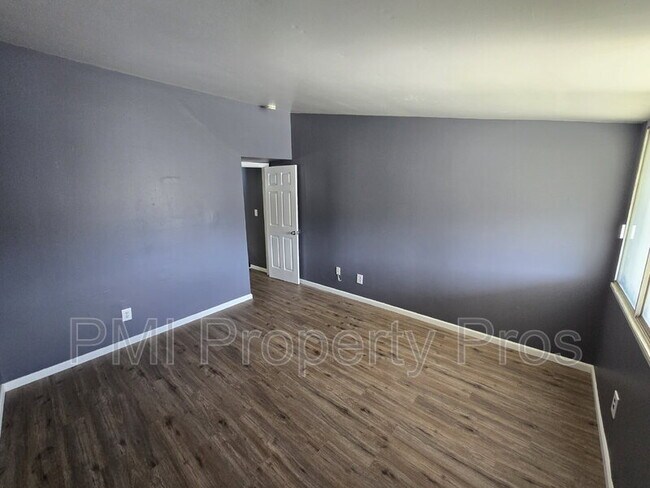 Building Photo - 8842j N 95th St