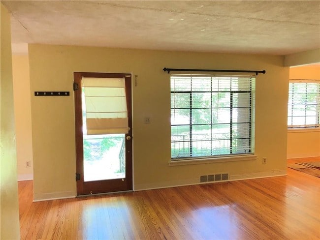 Building Photo - 954 Highland Ave