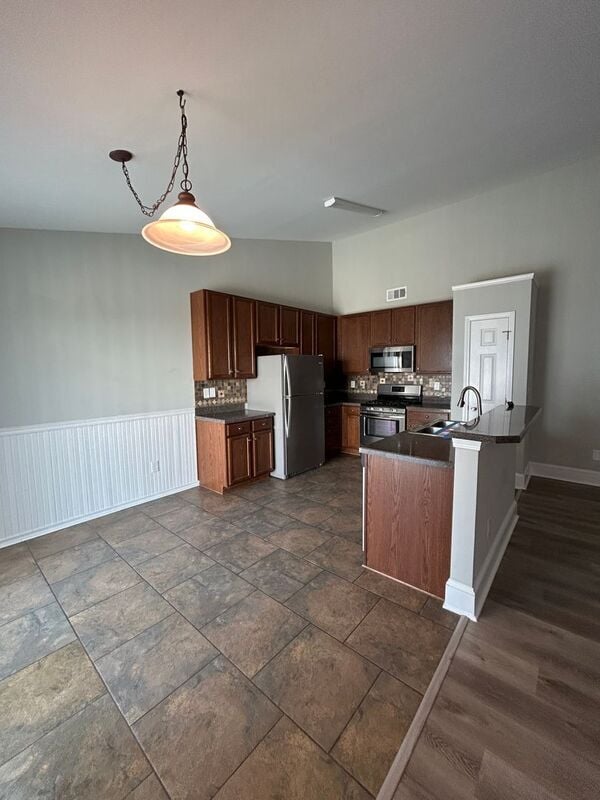 Building Photo - 2945 Deep Cove Dr NW