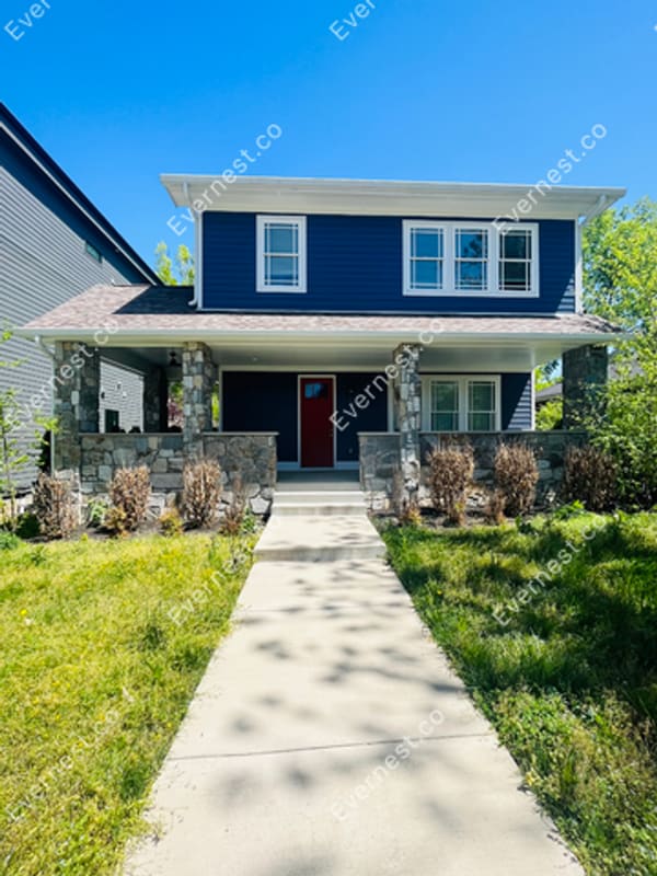 Building Photo - 714 28th Ave N