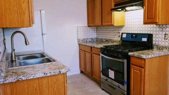 Foto del edificio - 5112 Pebble Beach Blvd