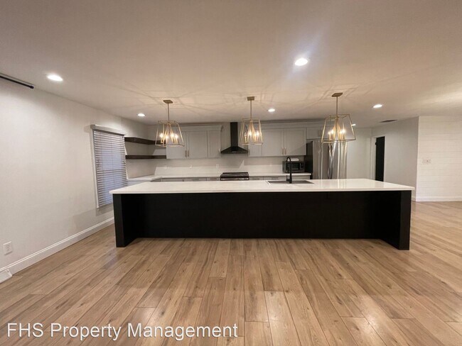 Building Photo - 4 br, 3 bath House - 1525 S Charing