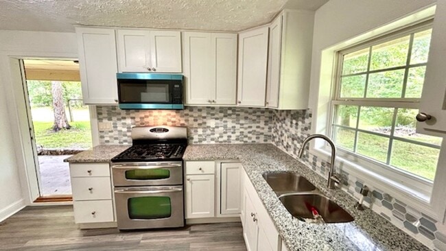 Foto del edificio - 135 Haywood Valley Rd