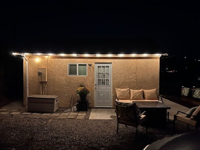 Building Photo - 1801 Carob Tree Ln