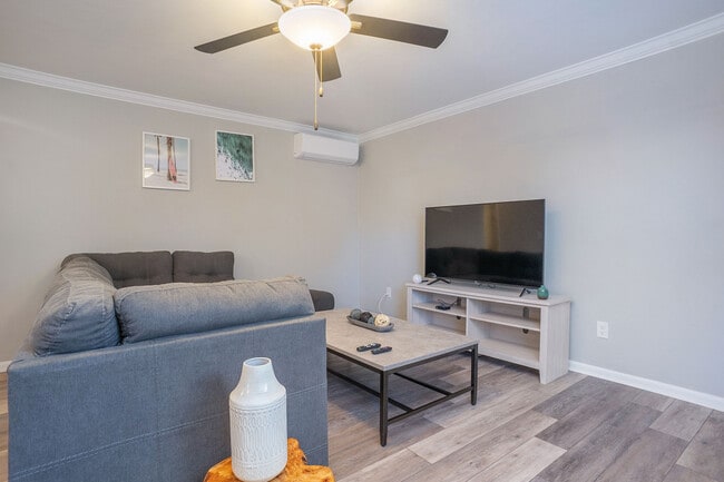 Photo - Hillside Cove Apartments