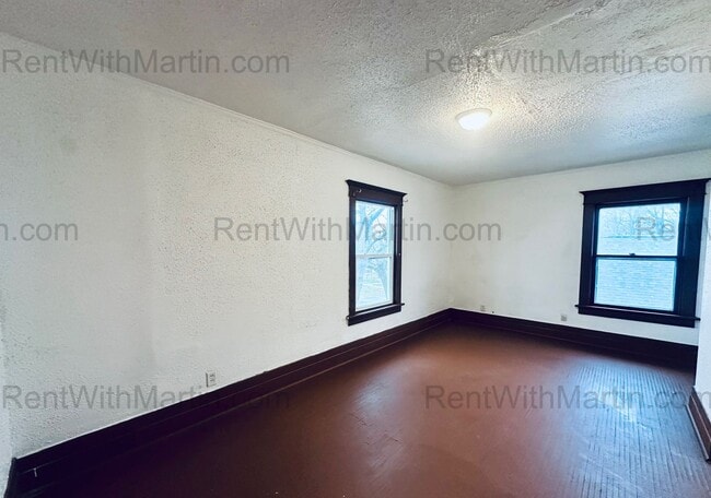 Foto del edificio - 820 W 2nd St