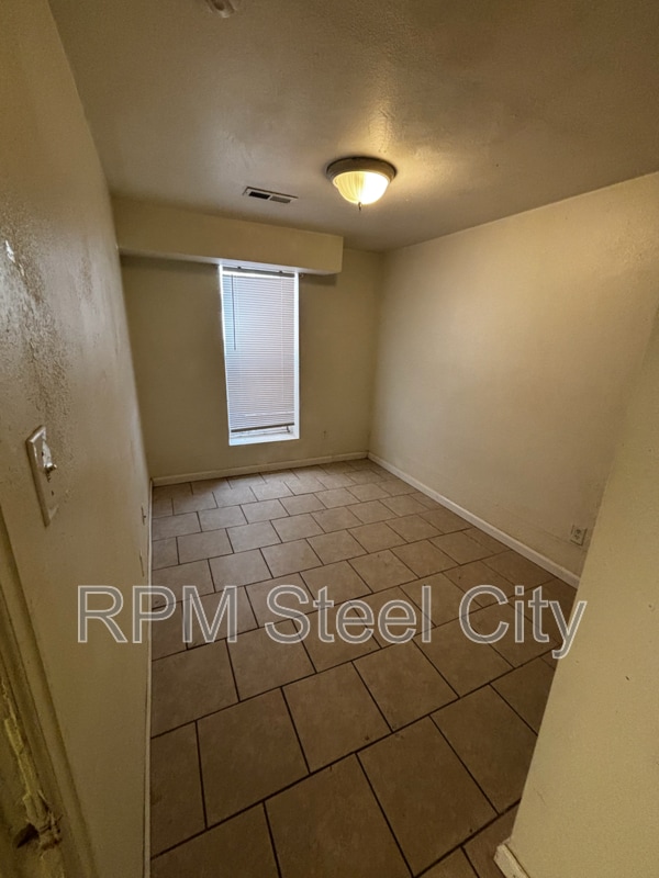 Foto del edificio - 511 W 12th St