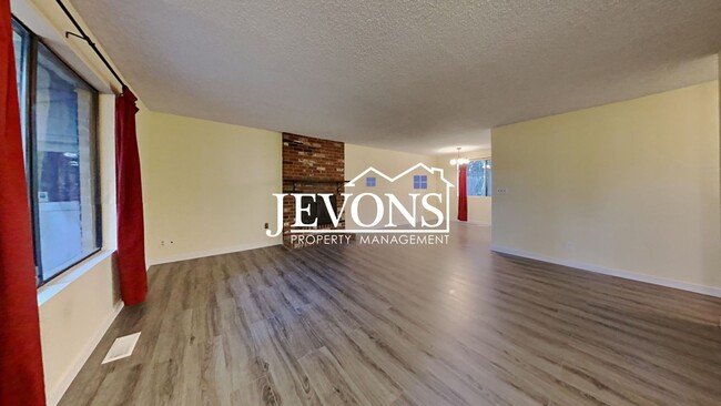 Foto del edificio - Get $1,774.50 Rent Credit - Beautiful 5-be...