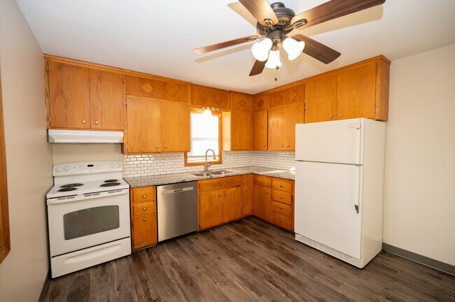 Foto del edificio - 1220-4 1/2 4 1/2 St NW