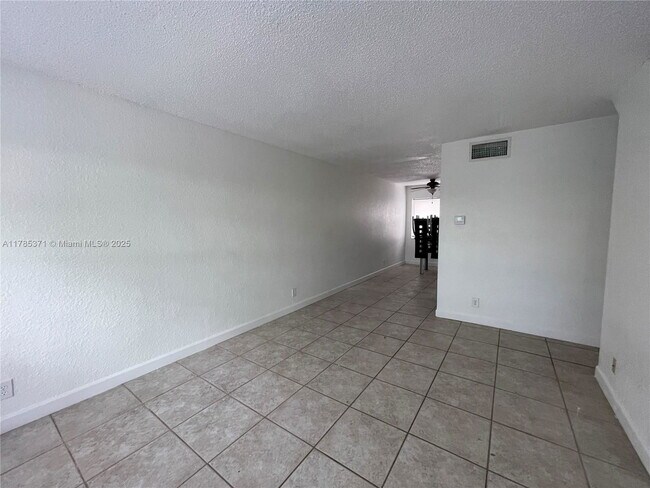 Foto del edificio - 821 NW 46th Ave