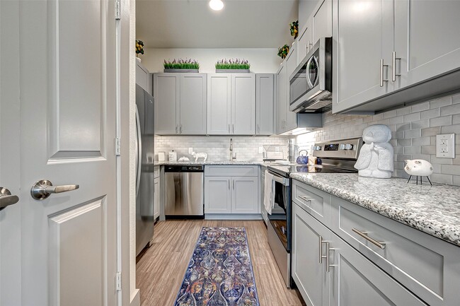Building Photo - 6955 Turtlewood Dr