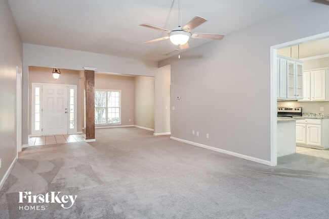 Building Photo - 127 Chickory Ln