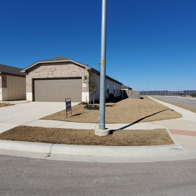 Foto del edificio - 9319-2 Clark Cove, Converse, TX. 78109