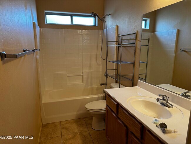 Foto del edificio - 6830 E Sandhurst Dr