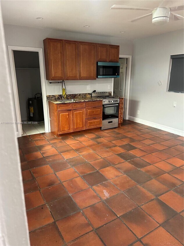 Primary Photo - 1616 N 26th Ave