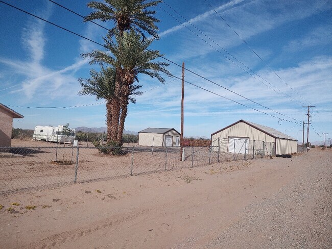 Foto del edificio - 20041 S Neighbours Blvd