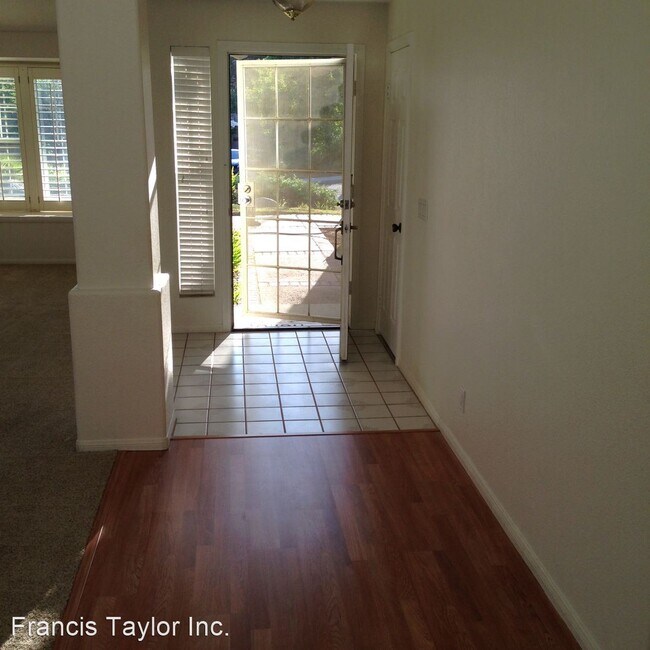 Building Photo - 3 br, 2 bath House - 1344 Greenway Rise