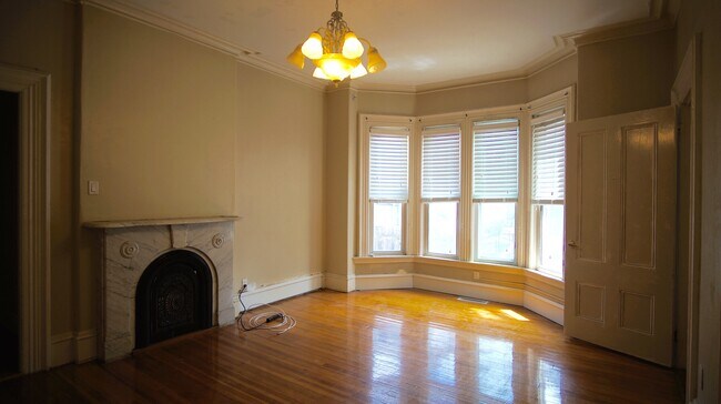 Building Photo - 119 Almy St