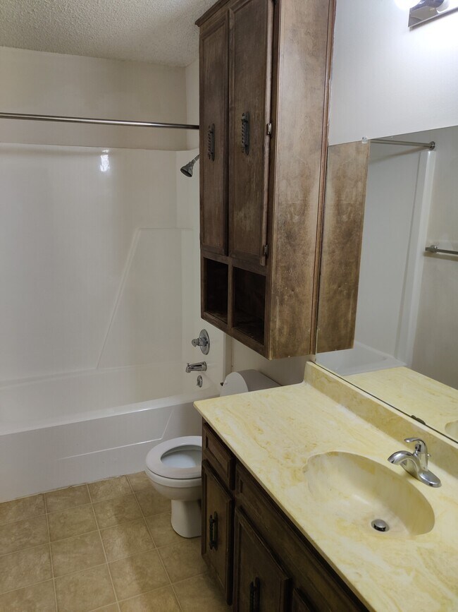 Foto del edificio - White Oak 2106-2108