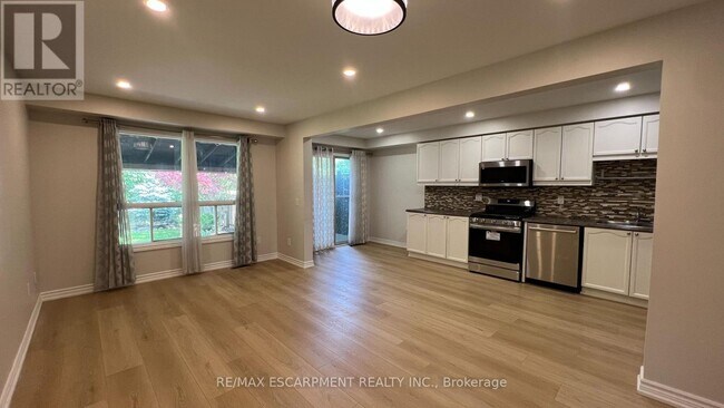 Building Photo - 2403 Susquehanna Ct