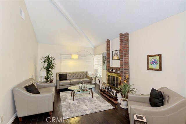 Building Photo - 34 Meadowgrass