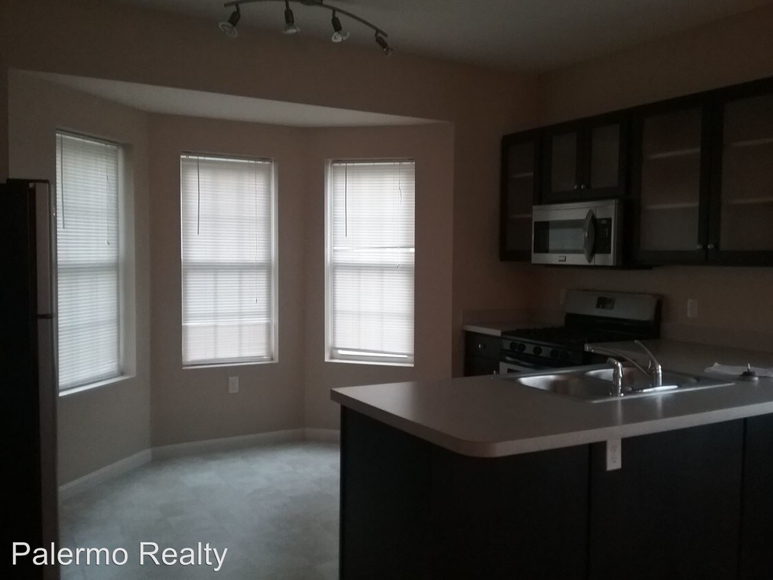 Foto principal - 5280-5282 Crabapple Dr
