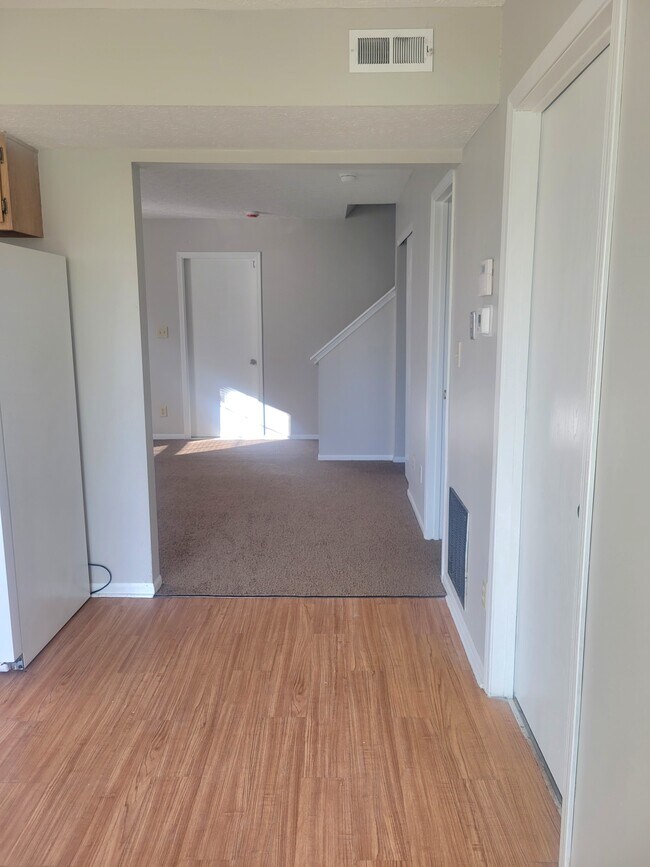 Foto del edificio - 2695 Four Seasons Dr