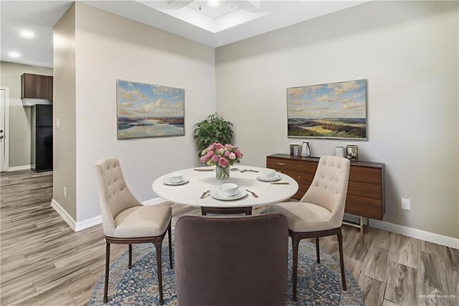 Foto del edificio - 12 Mahala Ave