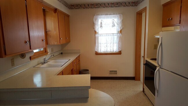 Building Photo - 1502 2nd Ave SW