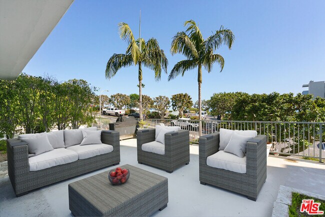 Foto del edificio - 17350 Sunset Blvd