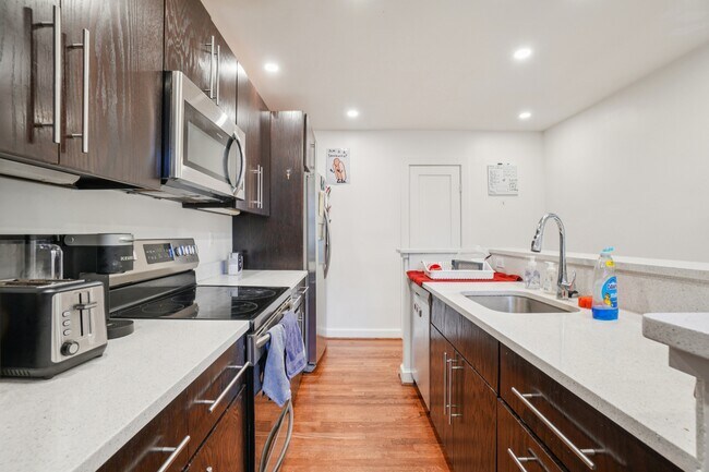 Foto del edificio - 8305 48th Ave