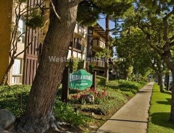 NA - 3553 Emerald St