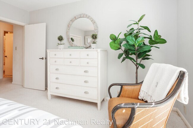 Building Photo - 1 br, 1 bath House - 5707 Ocean Front Avenue