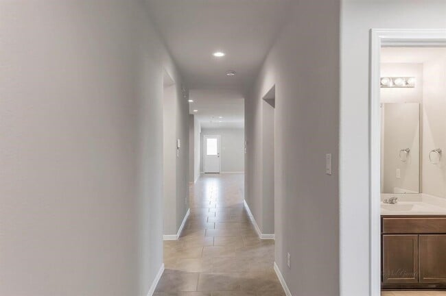 Building Photo - 29615 Breakwater Dr