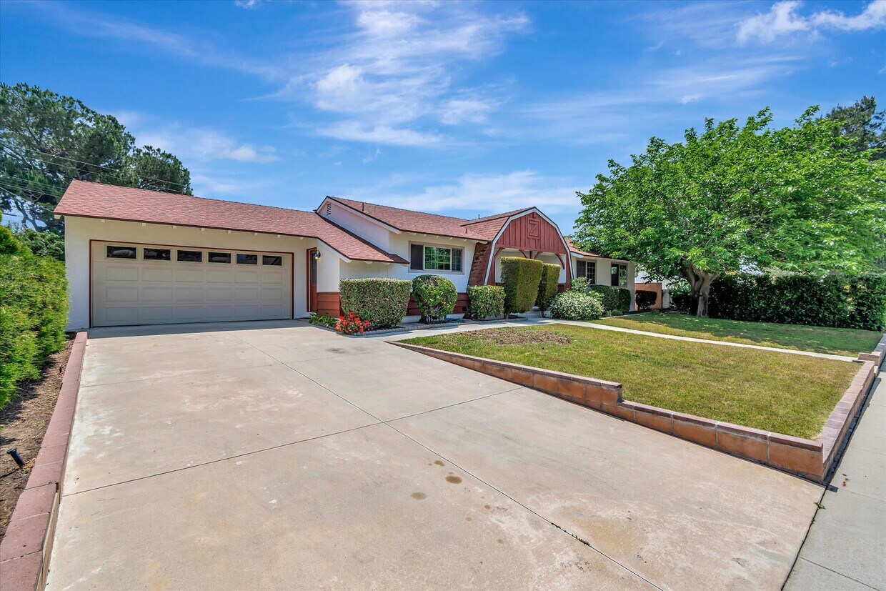 Primary Photo - 11012 Garden Grove Ave