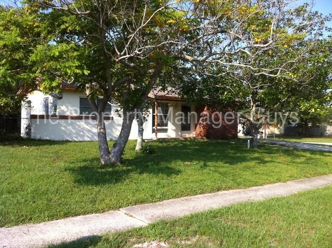 Building Photo - 2386 Lake Helen Osteen Rd