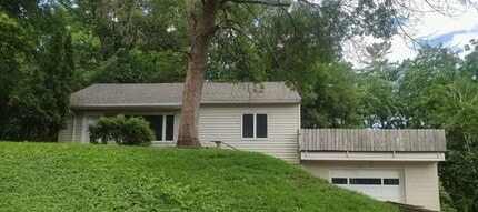 Building Photo - 4831 Ridge Rd