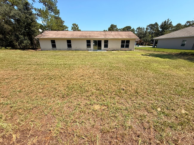 Building Photo - 7228 Everest Ave