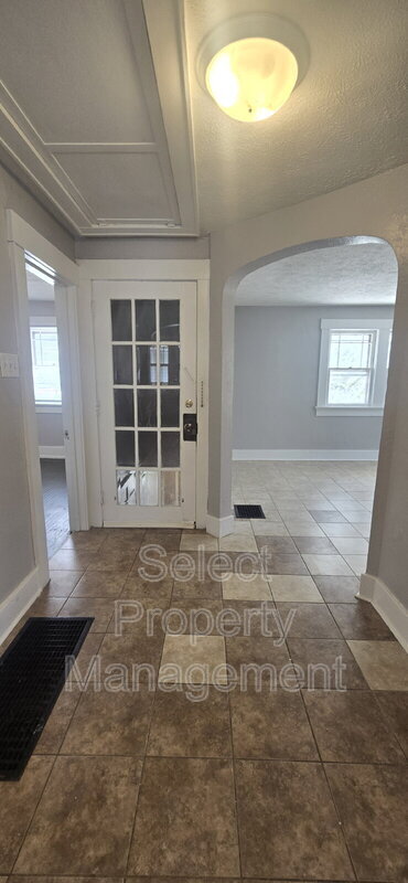 Foto del edificio - 1301 Forest Ave