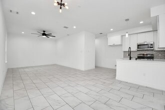 Building Photo - 9003 Prairie View Dr