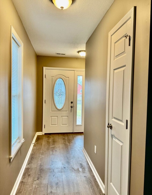 Building Photo - 85 Forest Ave