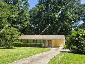 Building Photo - 2572 Woodgreen Dr