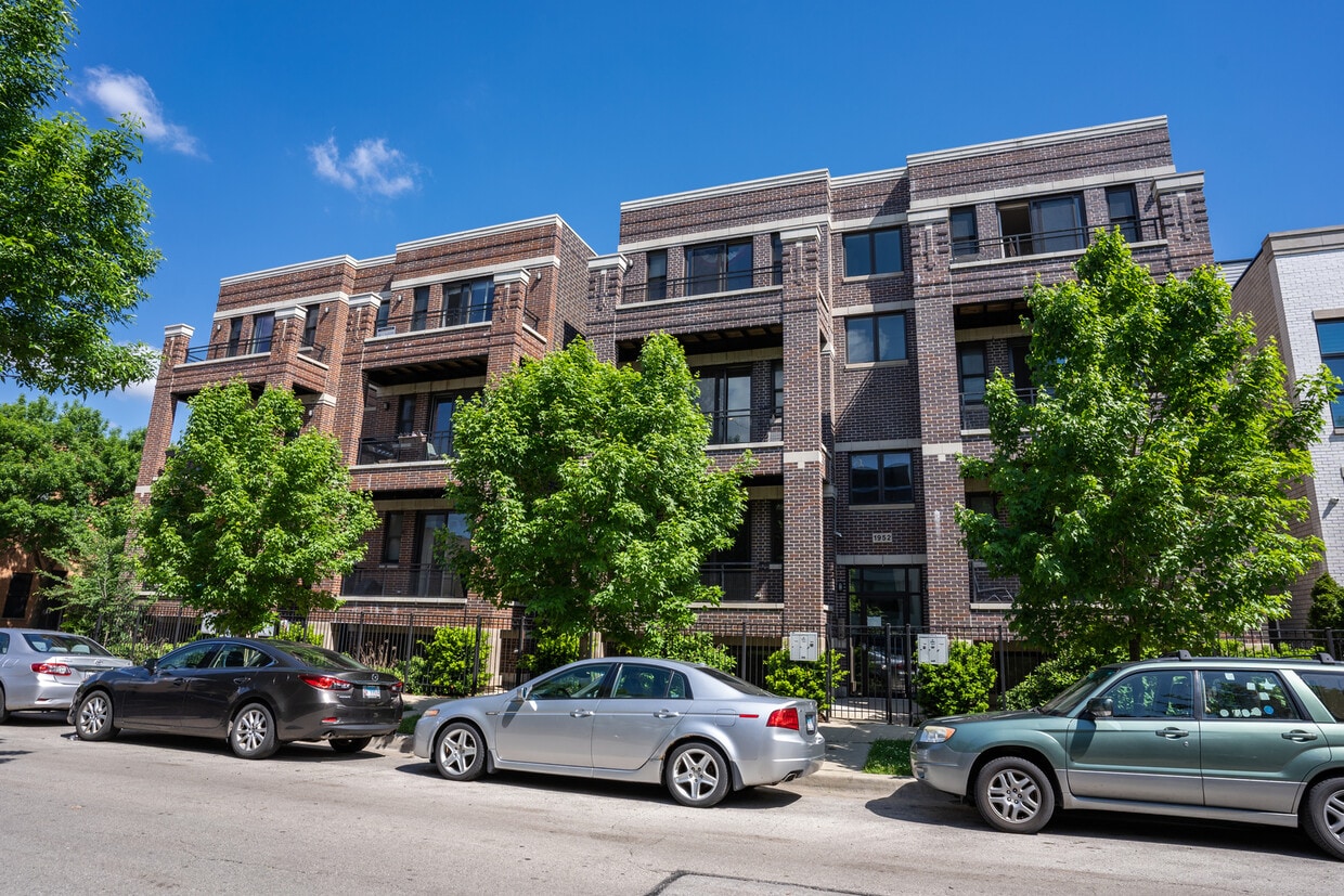 1956 W Erie St Unit 1E, Chicago, IL 60622 Condo for Rent in Chicago, IL