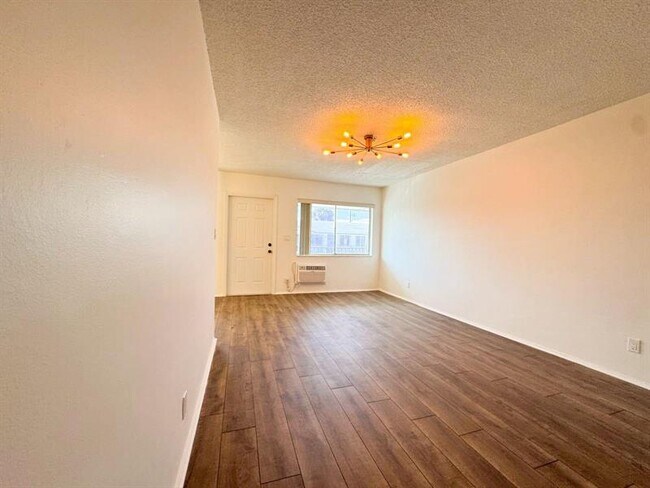 Building Photo - 1816 E Oakland Park Blvd