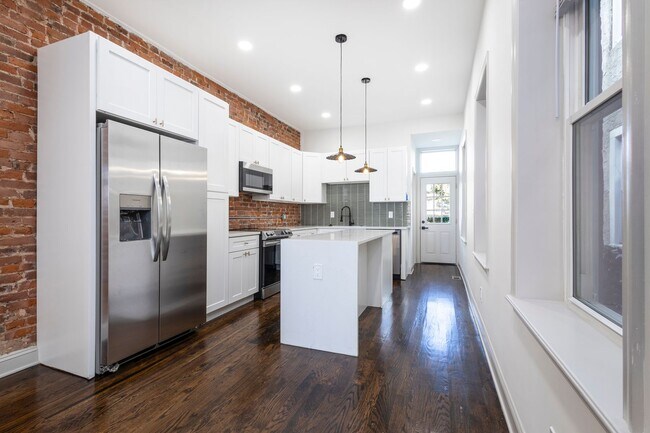 Foto del edificio - A Stunning 5 Bedroom House in Strawberry M...